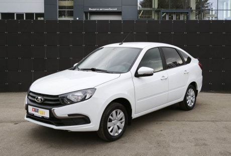 LADA Granta лифтбек 2023 года с пробегом 25 000 км