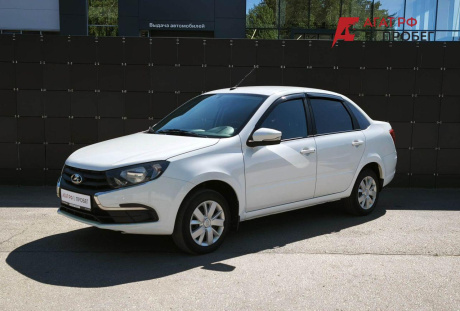 LADA Granta седан 2023 года с пробегом 103 685 км