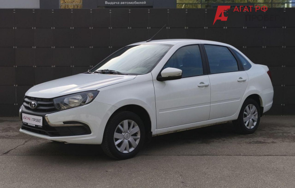 LADA Granta седан 2023 года с пробегом 33 032 км, фото 1