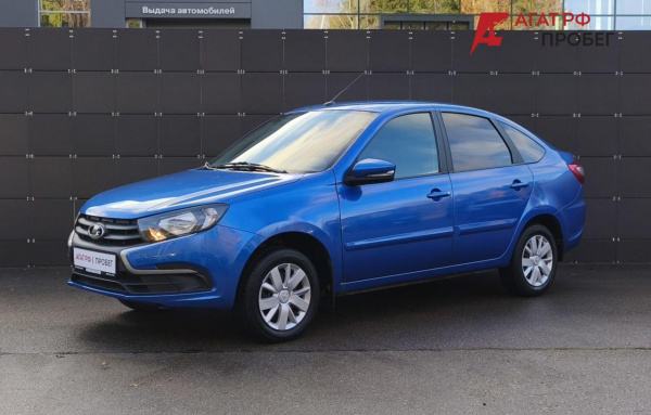 LADA Granta лифтбек 2022 года с пробегом 10 570 км, фото 1