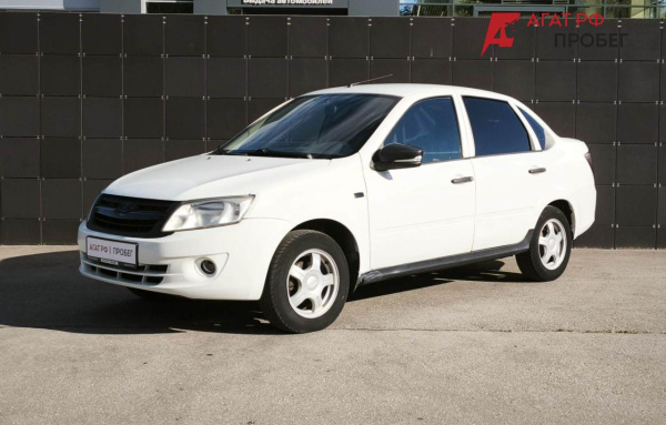 LADA Granta седан 2017 года с пробегом 118 000 км, фото 1